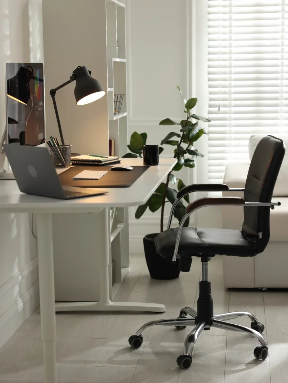 Best Ways to Set Up a Bedroom With a Home Office in the Corner