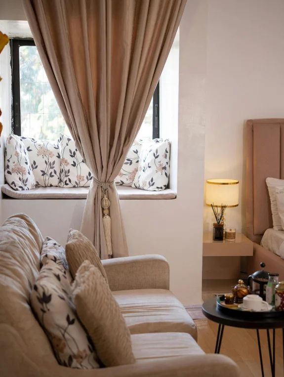 Cheap Signal 6 — Matching Furniture Sets That Signal Showroom Not Home