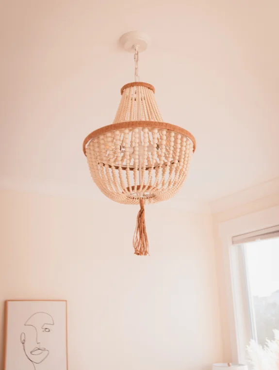Mistake 3 — Ceiling Color That Visually Lowers the Room
