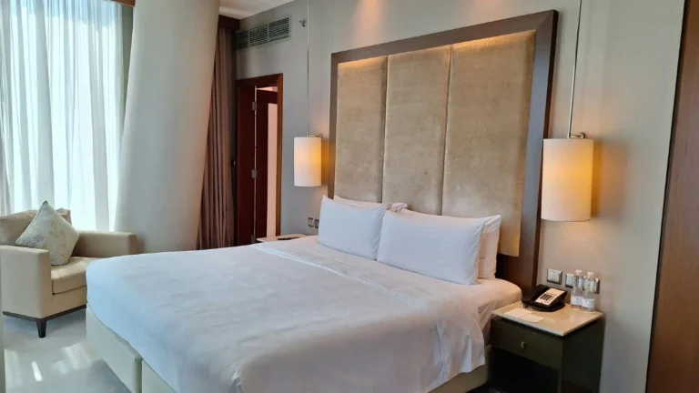 Modern Minimalist Apartment Bedroom Ideas for a Calm LookThat Makes Sleep