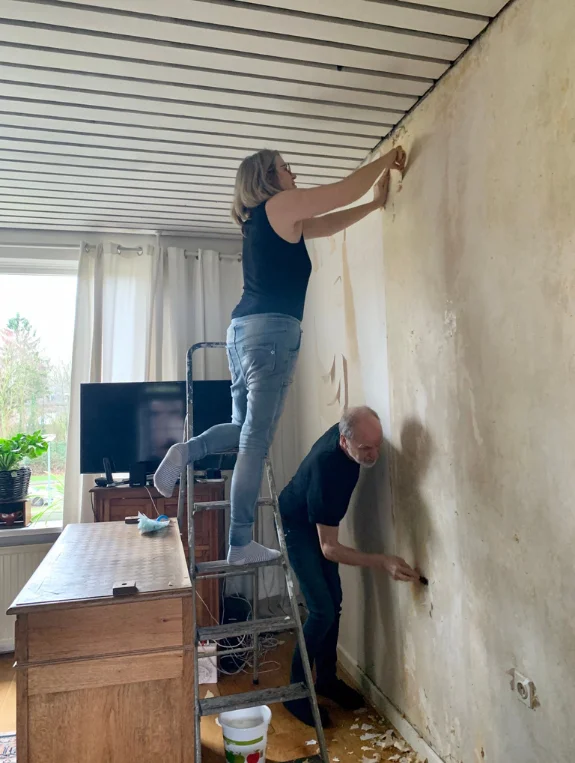 Removable Wallpaper — The Game Changer for Rental Walls