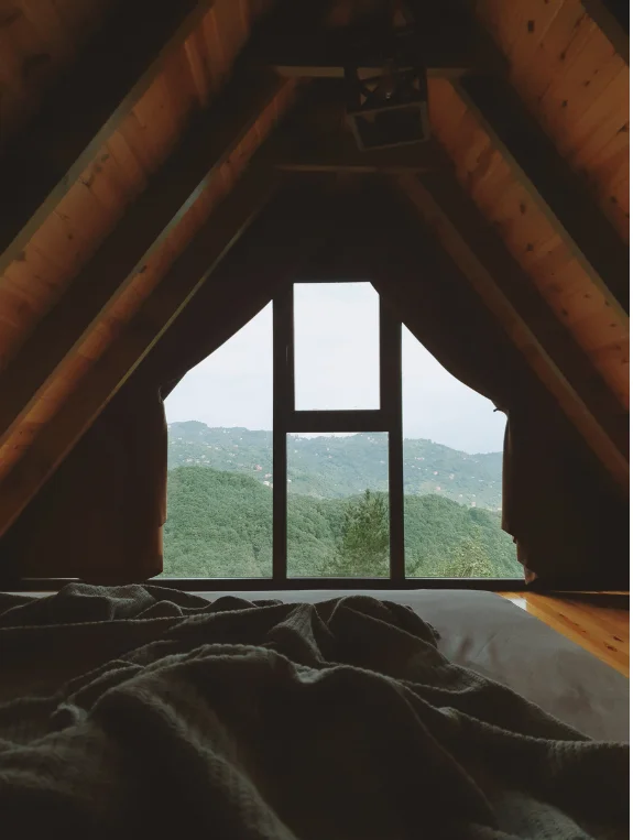 The Cozy Attic Scent Layer That Completes the Aesthetic
