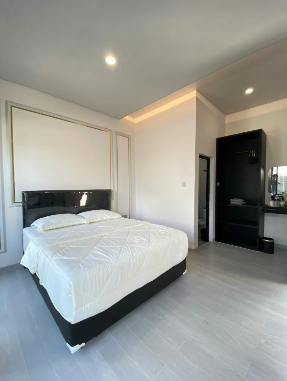 The Elements That Create Sleek Moody Luxury