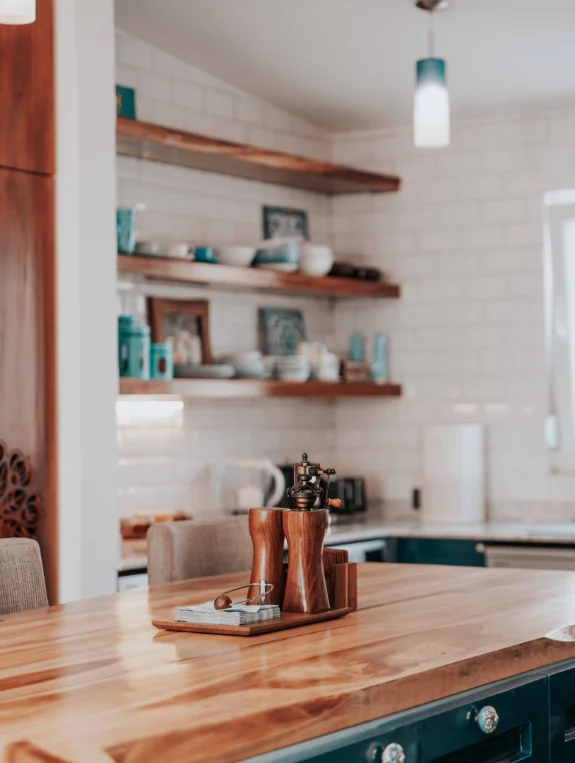 The Organic Elements That Make Cozy Kitchens Feel Alive