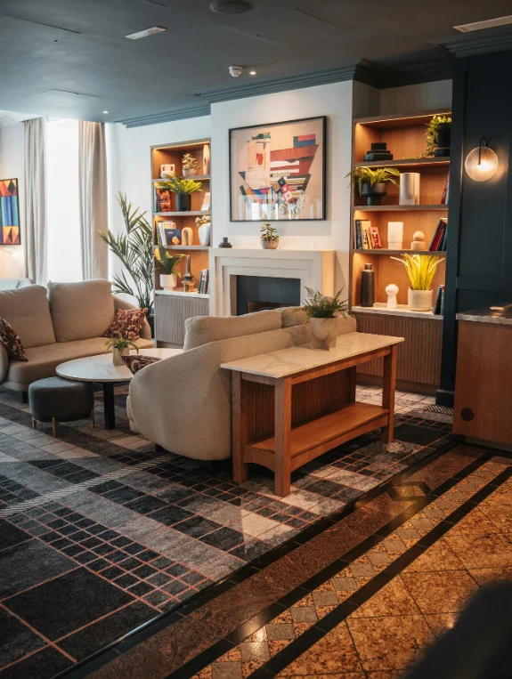 The Texture Details That Make Warm Minimalism Feel Genuinely Cozy