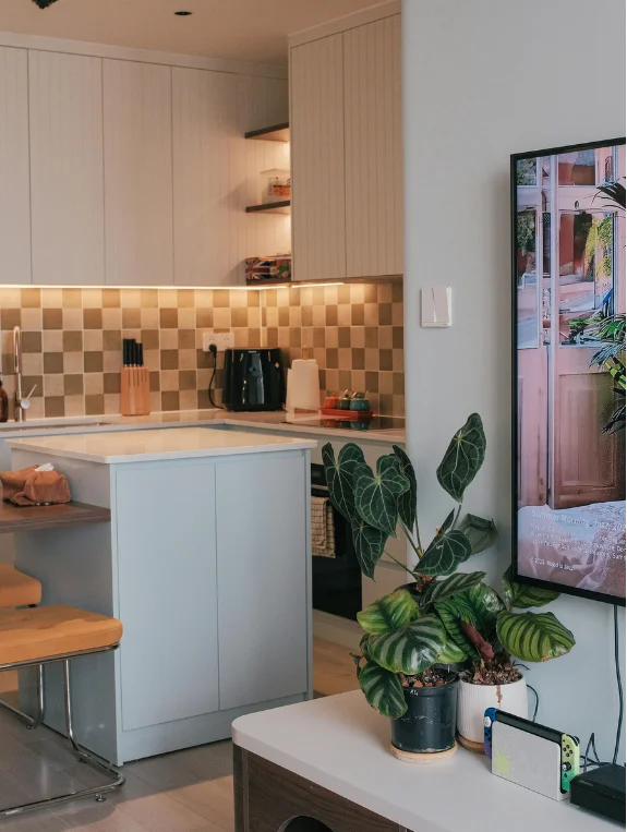 Mistake 4 — Too Many Statement Pieces That Cancel Each Other Out