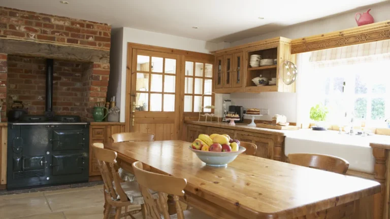 Modern Farmhouse Apartment Kitchen Ideas For Small Families