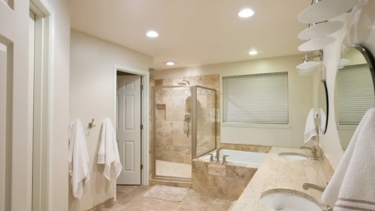 No-Drill Bathroom Storage Secrets That Organize Tiny Apartment Bathrooms Without Touching a Single Wall