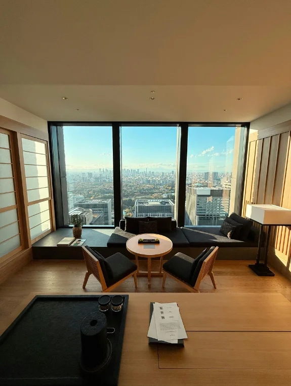 The Baddie Apartment Aesthetic at a Glance