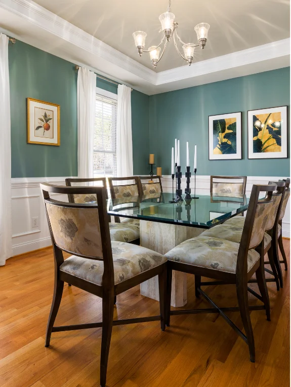 The Dining Room Wall That Completes the Space