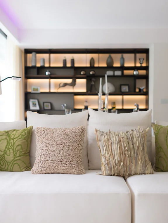 The Pillow Styling That Makes or Breaks the Couch Setup