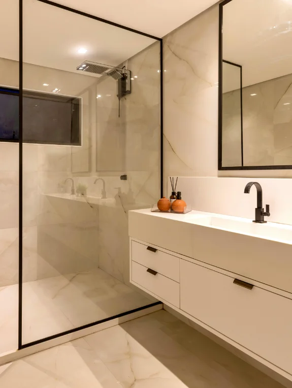 The Tiny Bathroom Storage Problem That Every Renter Knows Too Well