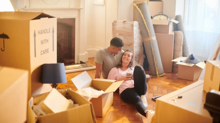 Unnecessary First Apartment Budget Expenses Ruining Your Aesthetic Goals