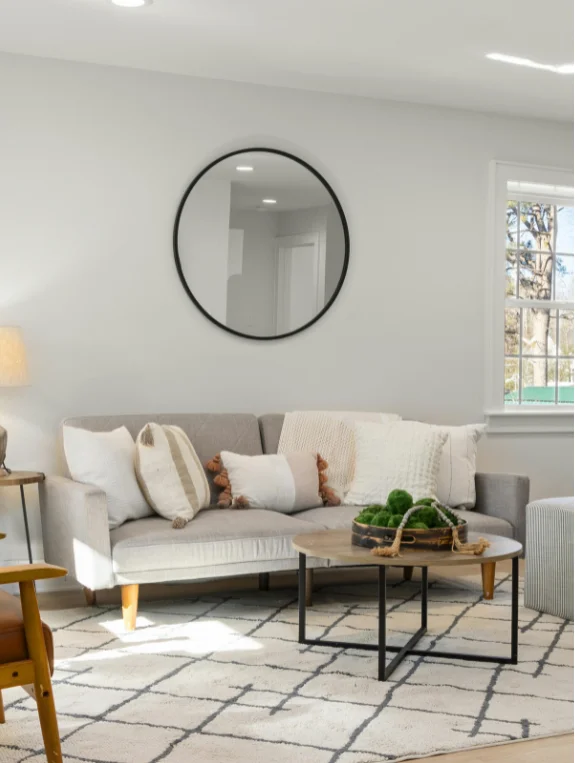 Where to Find Light-Maximizing Apartment Solutions