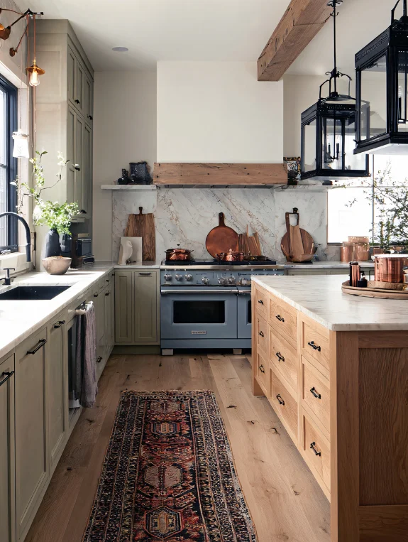 Why Modern Farmhouse Works Better in Small Apartments Than People Realize