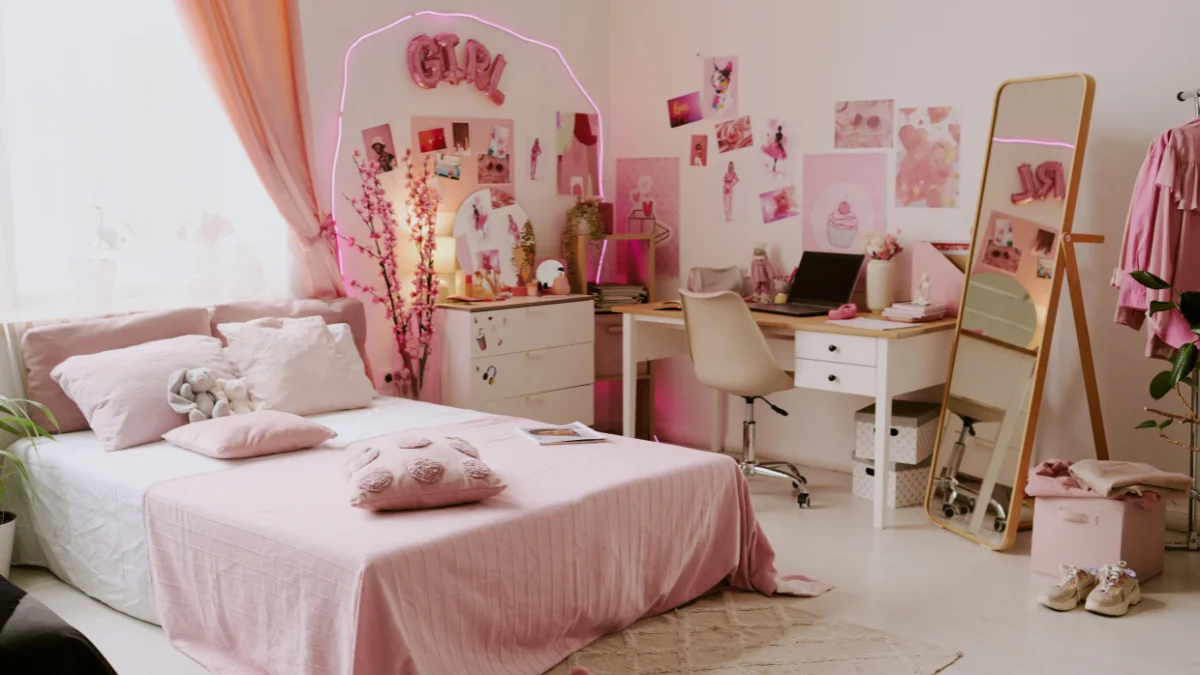 Dreamy Aesthetic Apartment College Bedroom Inspiration