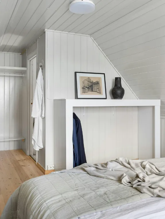 Slanted Walls and Organic Modern Were Made for Each Other