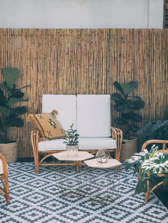The Scent and Sound That Complete the Dreamy Atmosphere
